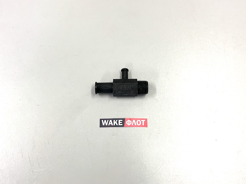 Фитинг двигателя 5/8 х 3/8 x 1/2 (резьба) INDMAR 601046