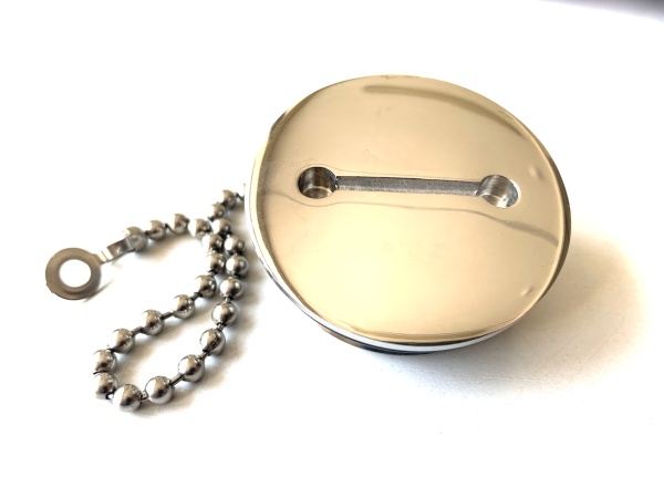 Крышка бензобака, диаметр горловины 45 мм.